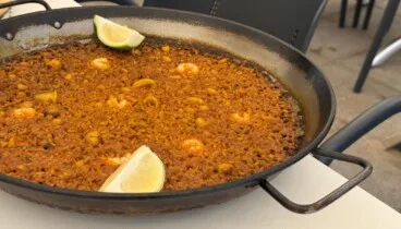 Arroz a banda tradicional cocinado en el Restaurante L’Anfora de Dénia
