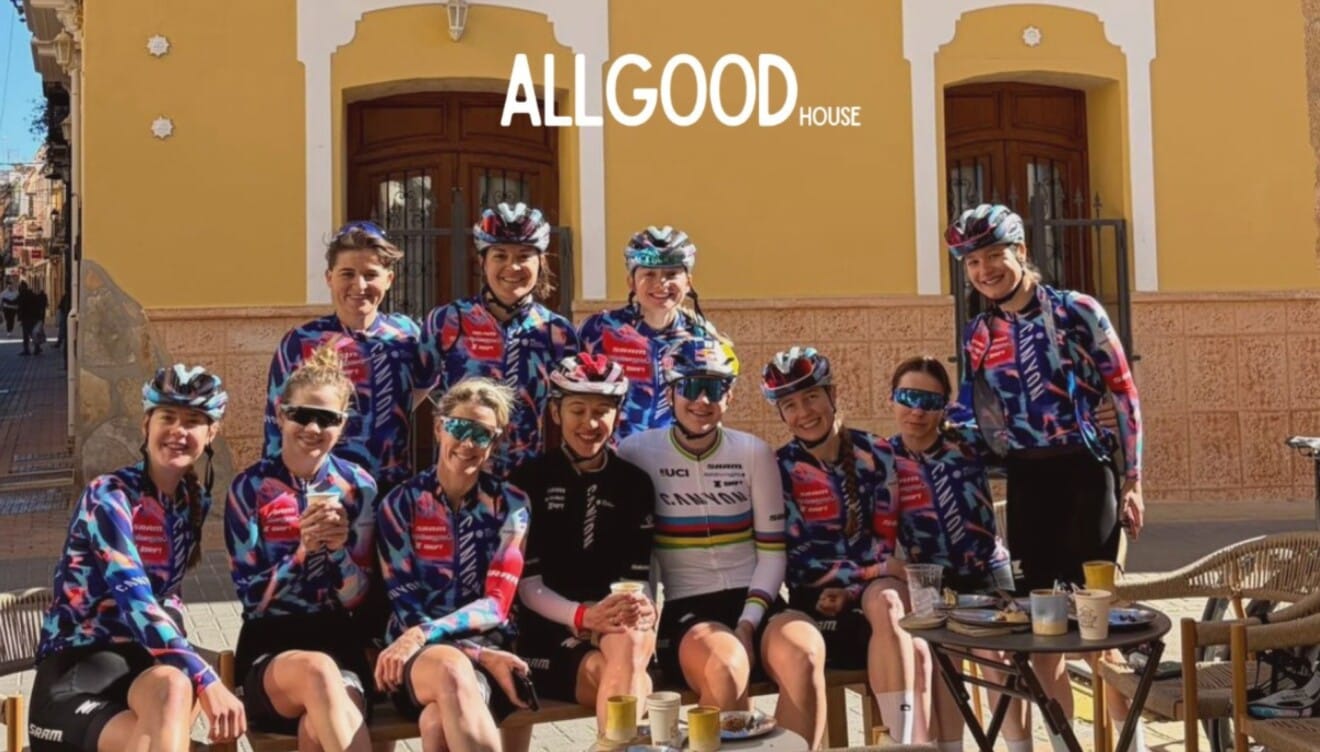 Comunidad activa en Dénia con deporte cultura y brunch saludable