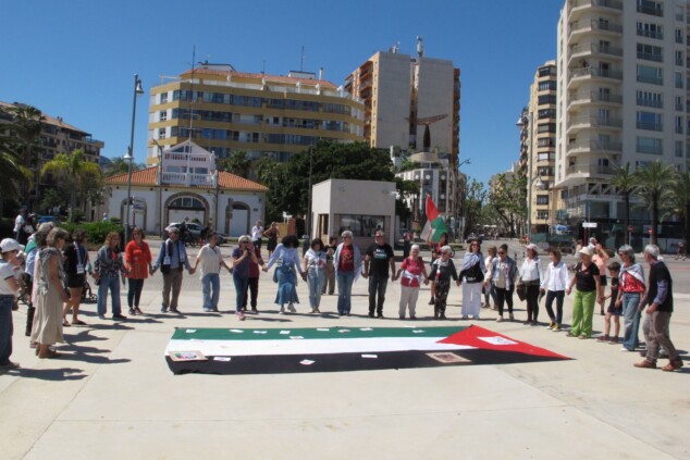 concentracion por la paz en el puerto de denia 12