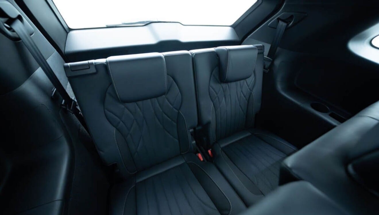 Configuración de la tercera fila de asientos del JAECOO 8 SHS ideal para familias numerosas en Moll Motor