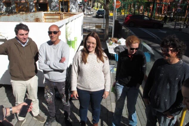 Una propuesta vecinal lleva el arte urbano a los contenedores de poda de Dénia 12 contenedores de poda en denia transformados en arte urbano por muralistas locales 1