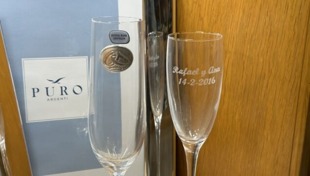 copas de cristal grabadas de forma artesanal para el brindis mas especial de los novios