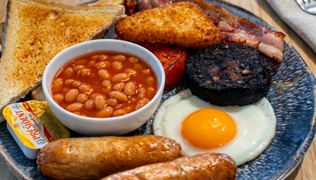 Disfruta cada jueves de un desayuno inglés completo