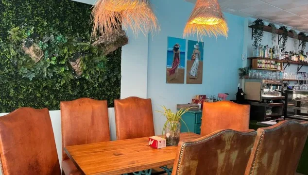 el ambiente familiar que solo encontraras en este restaurante en denia tan especial