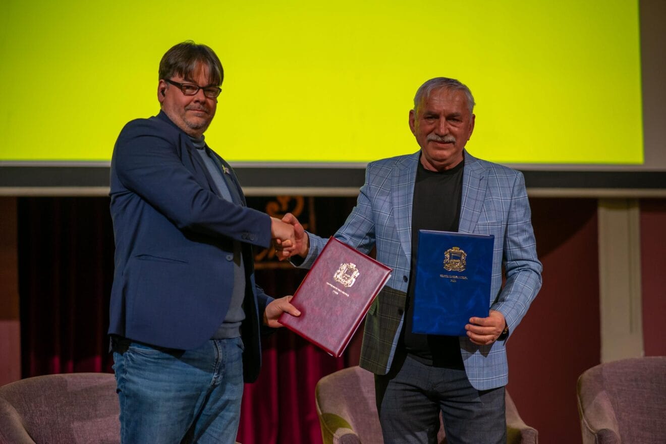 Firma de la declaración de amistad entre Calp y Chornomorsk