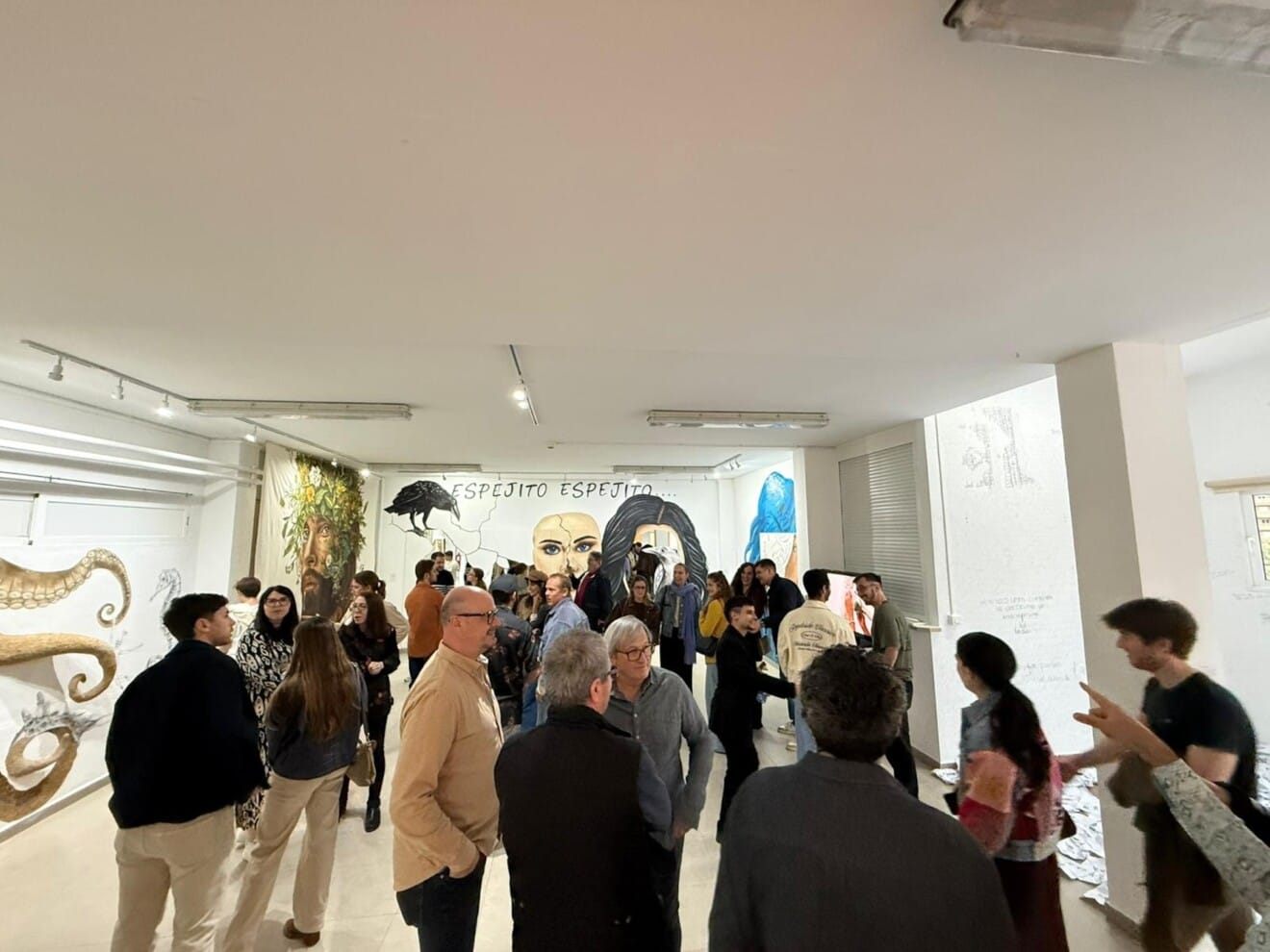 Inauguración de la exposición colectiva de Toni Ortolà, Laura Gabari, Jorge S. Jorge y Tardor 10