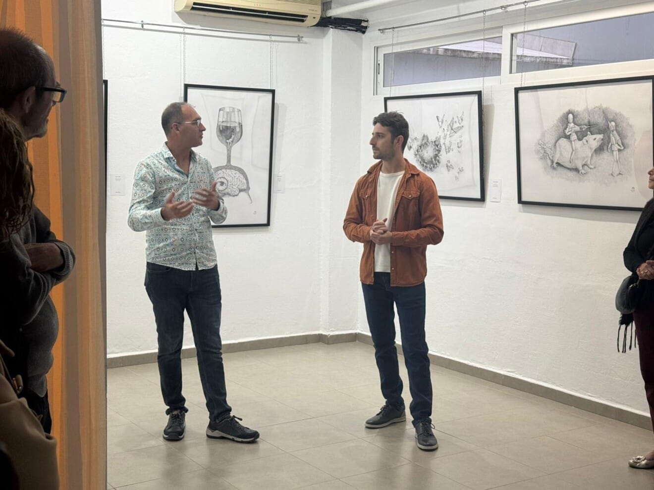 Inauguración de la exposición colectiva de Toni Ortolà, Laura Gabari, Jorge S. Jorge y Tardor 12