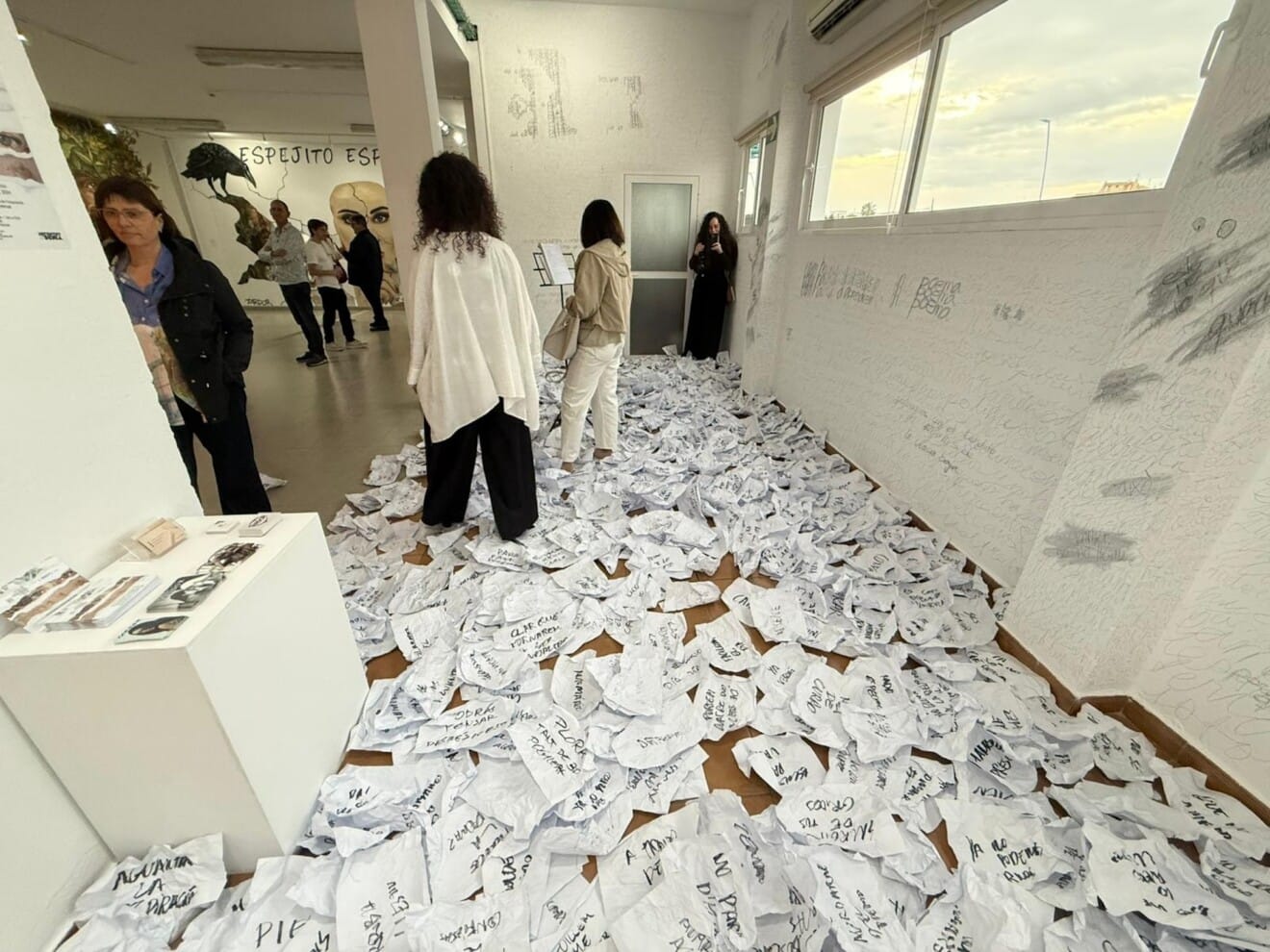 Inauguración de la exposición colectiva de Toni Ortolà, Laura Gabari, Jorge S. Jorge y Tardor 19