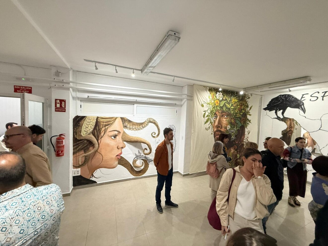 Inauguración de la exposición colectiva de Toni Ortolà, Laura Gabari, Jorge S. Jorge y Tardor 21