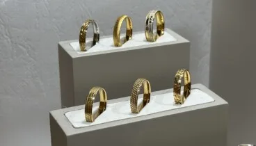 La exclusiva alianza tricolor de Ele Ka que combina tres tonos de oro con elegancia