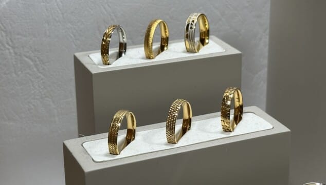 la exclusiva alianza tricolor de ele ka que combina tres tonos de oro con elegancia