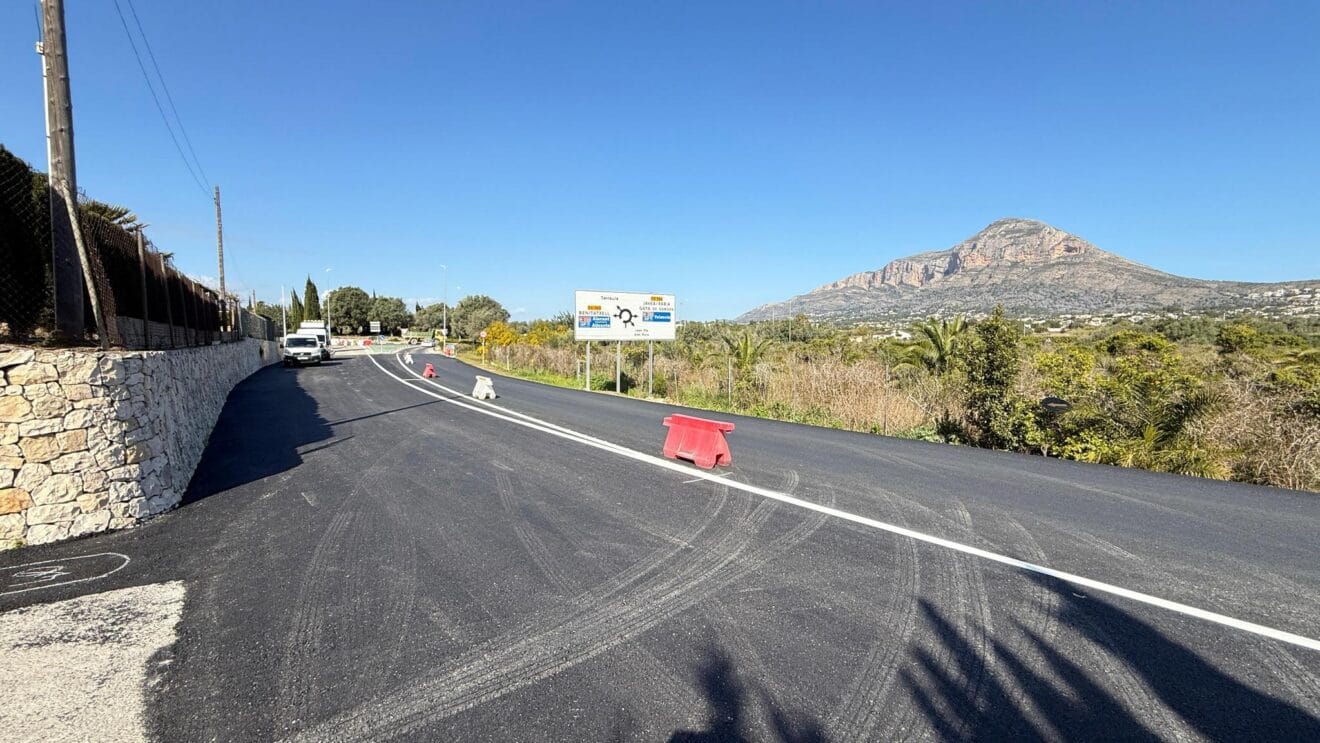 Reapertura al tráfico del Camí Cabanes en Xàbia tras su renovación