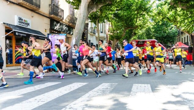 Llega la XI Marcha Solidaria: Dénia se vuelca con los 40 años del CEE Raquel Payá 2 participantes de la x marcha solidaria raquel paya