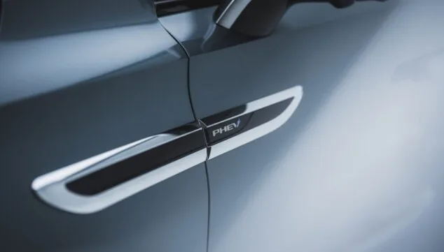 primer plano de los acabados de lujo y materiales exclusivos en el nuevo jaecoo 8 shs de moll motor