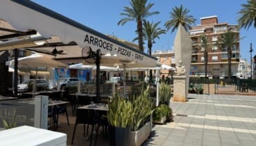 Terraza con vistas al puerto de Dénia en el Restaurante L’Anfora