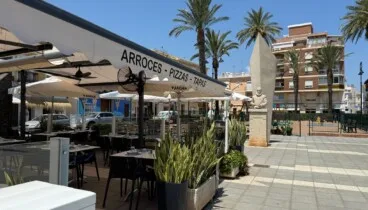 Terraza con vistas al puerto de Dénia en el Restaurante L’Anfora