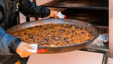 Ventajas de pedir paella a domicilio para grupos grandes
