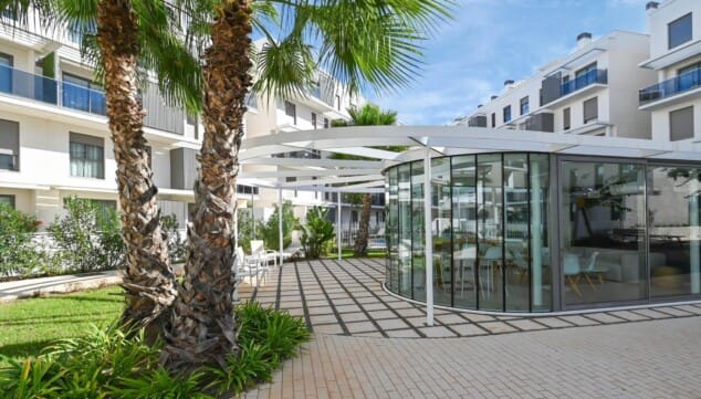 ubicacion estrategica cerca del mar y el centro