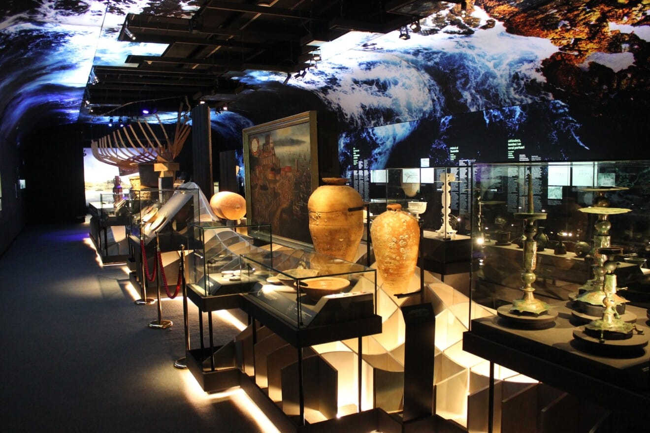 Vista general de la exposición «Dénia. Arqueología y Museo» en el MARQ