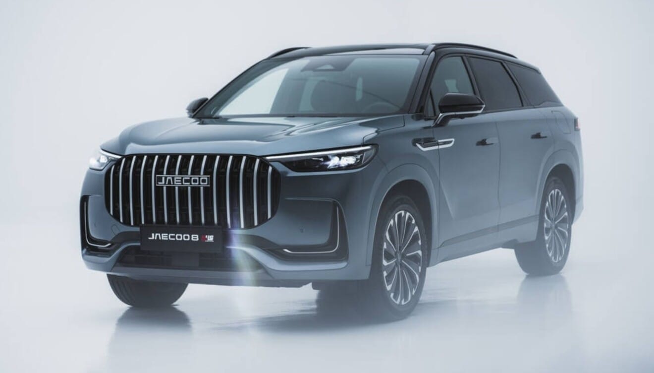 Vista lateral del imponente JAECOO 8 SHS el SUV con etiqueta CERO y 134 km de autonomía en Moll Motor