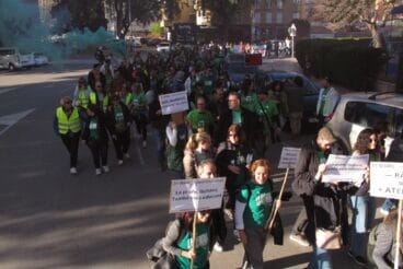 Manifestación de docentes en València durante la huelga del 31 de marzo de 2026.