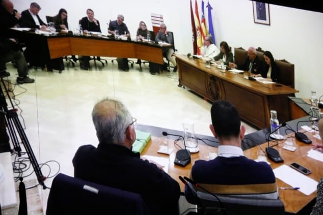 Paco Arnau ya es oficialmente Hijo Predilecto de Dénia: el reconocimiento a una vida volcada en la fiesta 13 acto de homenaje a paco arnau hijo predilecto de denia 7