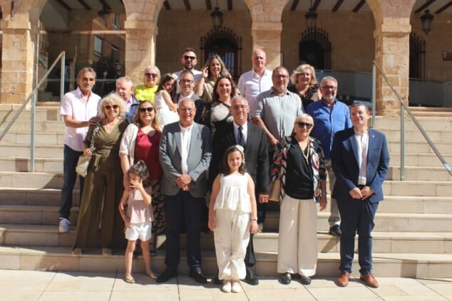 Paco Arnau ya es oficialmente Hijo Predilecto de Dénia: el reconocimiento a una vida volcada en la fiesta 81 acto de homenaje a paco arnau hijo predilecto de denia 75