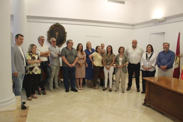 Paco Arnau ya es oficialmente Hijo Predilecto de Dénia: el reconocimiento a una vida volcada en la fiesta 89 acto de homenaje a paco arnau hijo predilecto de denia 83