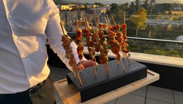 aperitivos de vanguardia en la inauguracion de aticcook