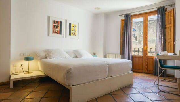 Adiós a las colas: Por qué debes visitar Dénia antes de julio 14 arquitectura tradicional con encanto moderno