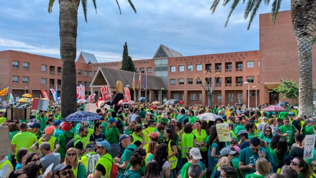 Qué acepta y qué deja fuera Conselleria en su propuesta final para frenar la huelga docente en la Comunitat Valenciana 6 concentracion de docentes a las puertas de conselleria de educacion el lunes 18 de mayo 2026