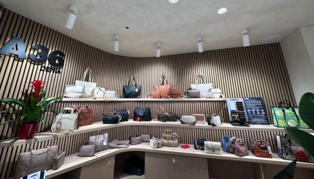 detalle de la nueva coleccion de accesorios y complementos de temporada