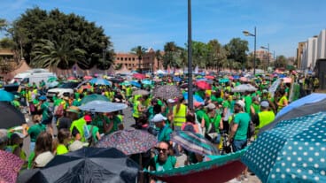 A la espera de la nueva propuesta de Educación: firmas por «microacuerdos», algunos avances y un sindicato desconvoca 4 docentes a las puertas de la conselleria de educacion en la manifestacion en valencia el 27 de mayo 2026