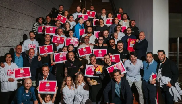 Arcoiris: así es el bocadillo de Dénia que ha triunfado en el campeonato el Mejor Bocata de España 4 Imagen: El trofeo a la innovación otorgado a El Mosset por rescatar una receta con más de cincuenta años de historia