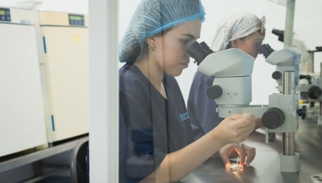 ¿Eres fértil?: la prueba que todo hombre debería hacerse antes de ser padre 5 Imagen: Equipamiento de laboratorio especializado en salud reproductiva