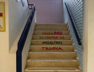Escaleras con mensaje