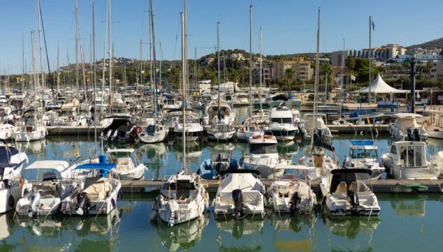 El restaurante con vistas al puerto que aún mantiene la esencia mediterránea 1 Imagen: Espectaculares vistas panorámicas del puerto de Denia y el Castillo