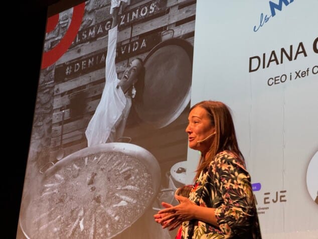 Imagen: La chef Diana Cervera durante su intervención sobre emprendimiento y trayectoria profesional
