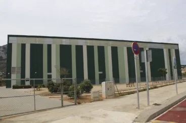 Dénia oficializa el nombre del pabellón Joan Fuster entre reproches de la oposición 8 pabellon joan fuster