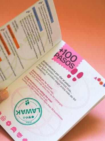 Interior del Pasoporte ACADE para la campaña comercial de Dénia