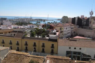 Pilar Bernabé visita el Castell de Dénia tras la rehabilitación (45)