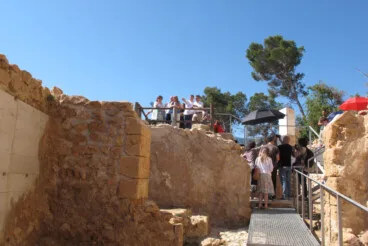 Pilar Bernabé visita el Castell de Dénia tras la rehabilitación (49)