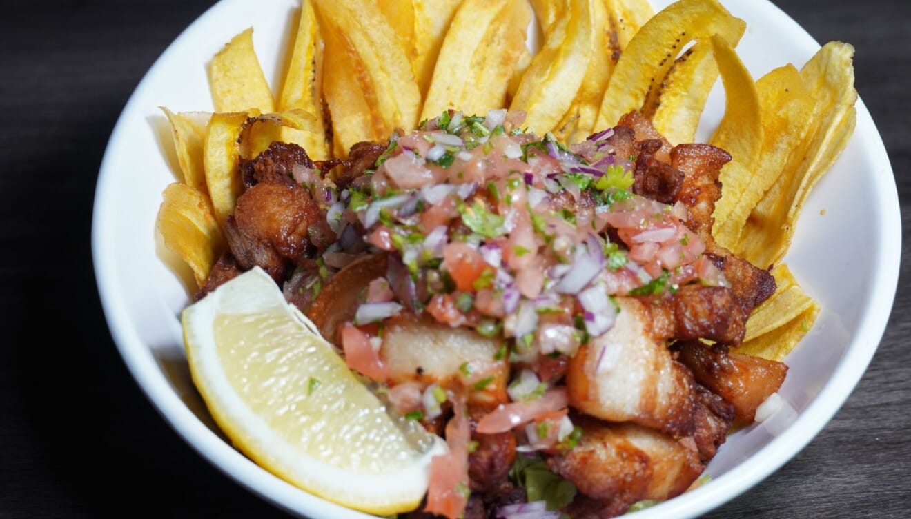 Plato tradicional de la gastronomía colombiana con auténtico sabor casero y criollo