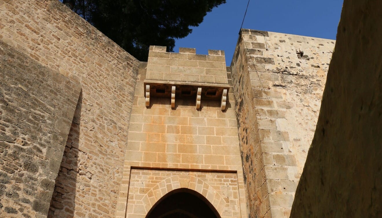 Puerta del Castillo