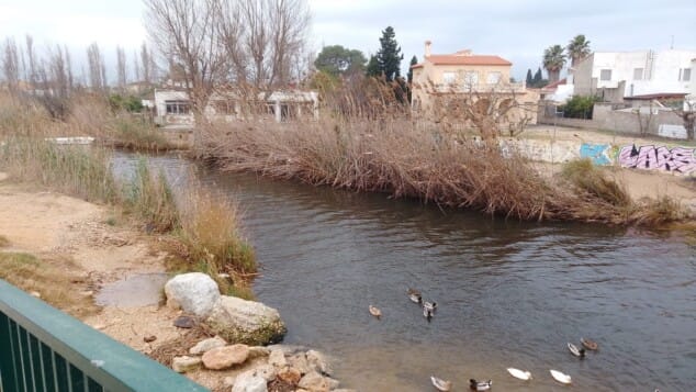Imagen: Vecindario junto al río Molinell