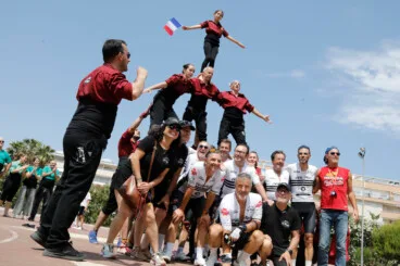 Muixeranga en la celebración de la carrera ciclista solidaria para Condenados al bordillo