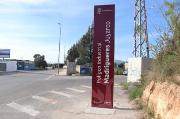 Cartel del polígono industrial de Dénia