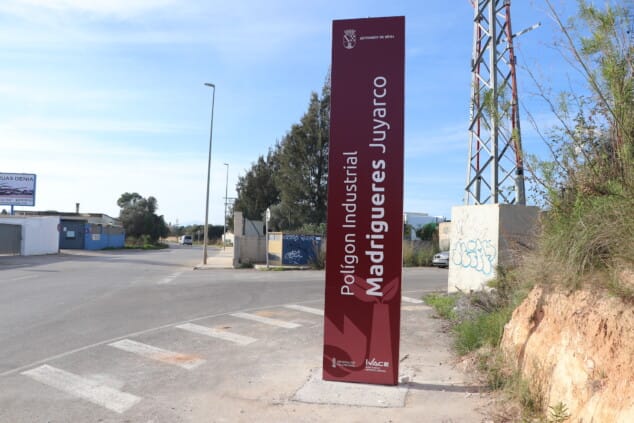 Imagen: Cartel del polígono industrial de Dénia