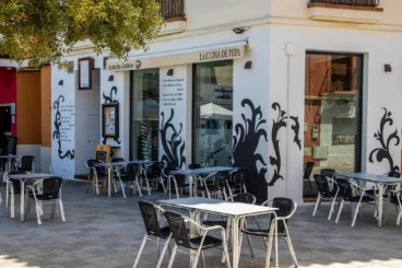 Comer en la terraza de La Cuina de Pepa