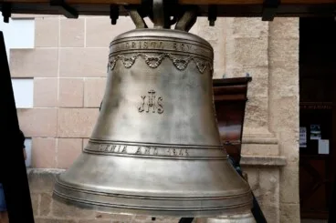 Comienza el montaje en el campanario de la Asunción tras un fin de semana de expectación en Dénia 1